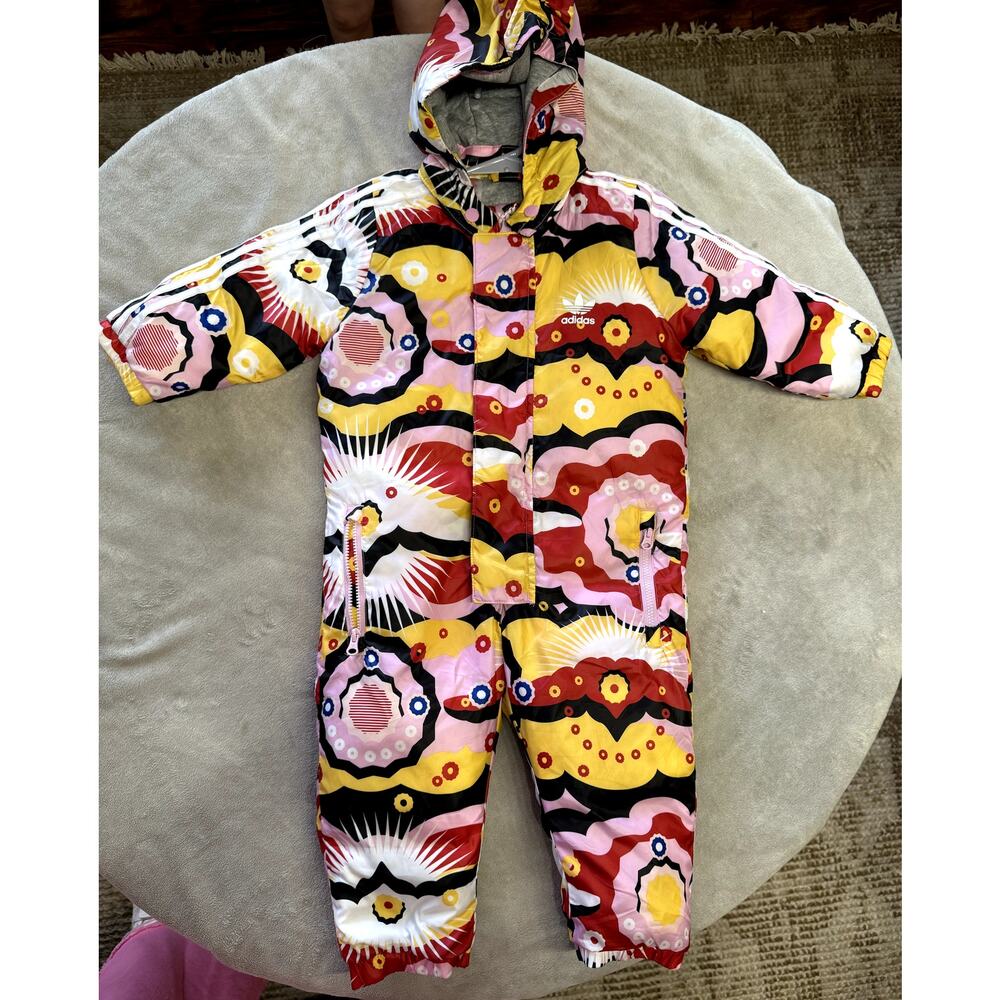 Adidas cloud snowsuit size 0-6 months, RUNS BIG